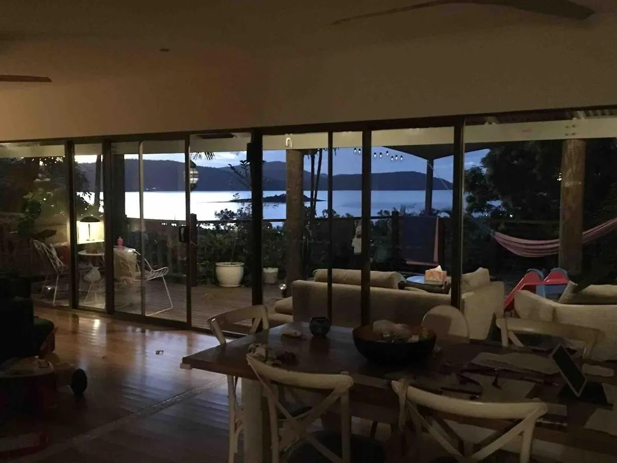 Holiday home The Nest! Villa Cannonvale