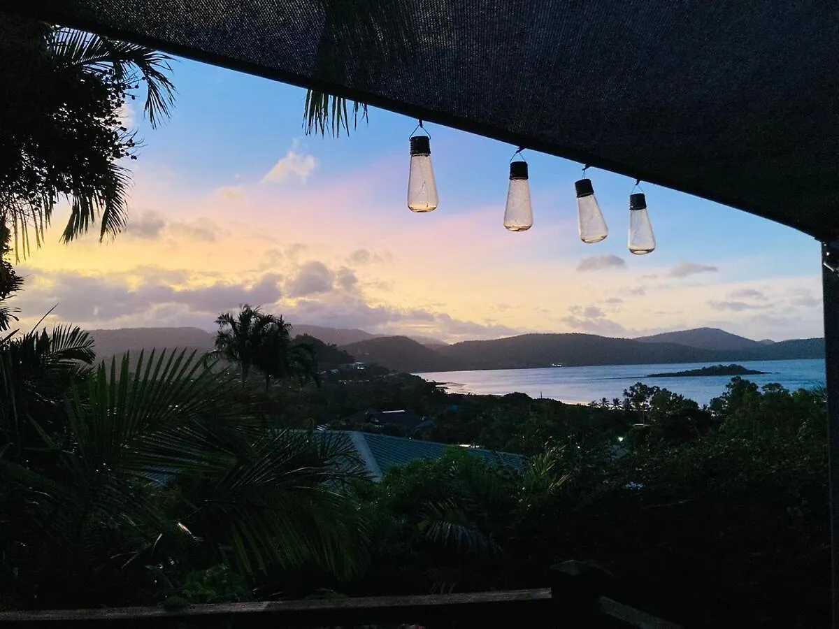 Holiday home The Nest! Villa Cannonvale